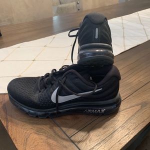 Men’s Size 9.5 Nike Air Max
